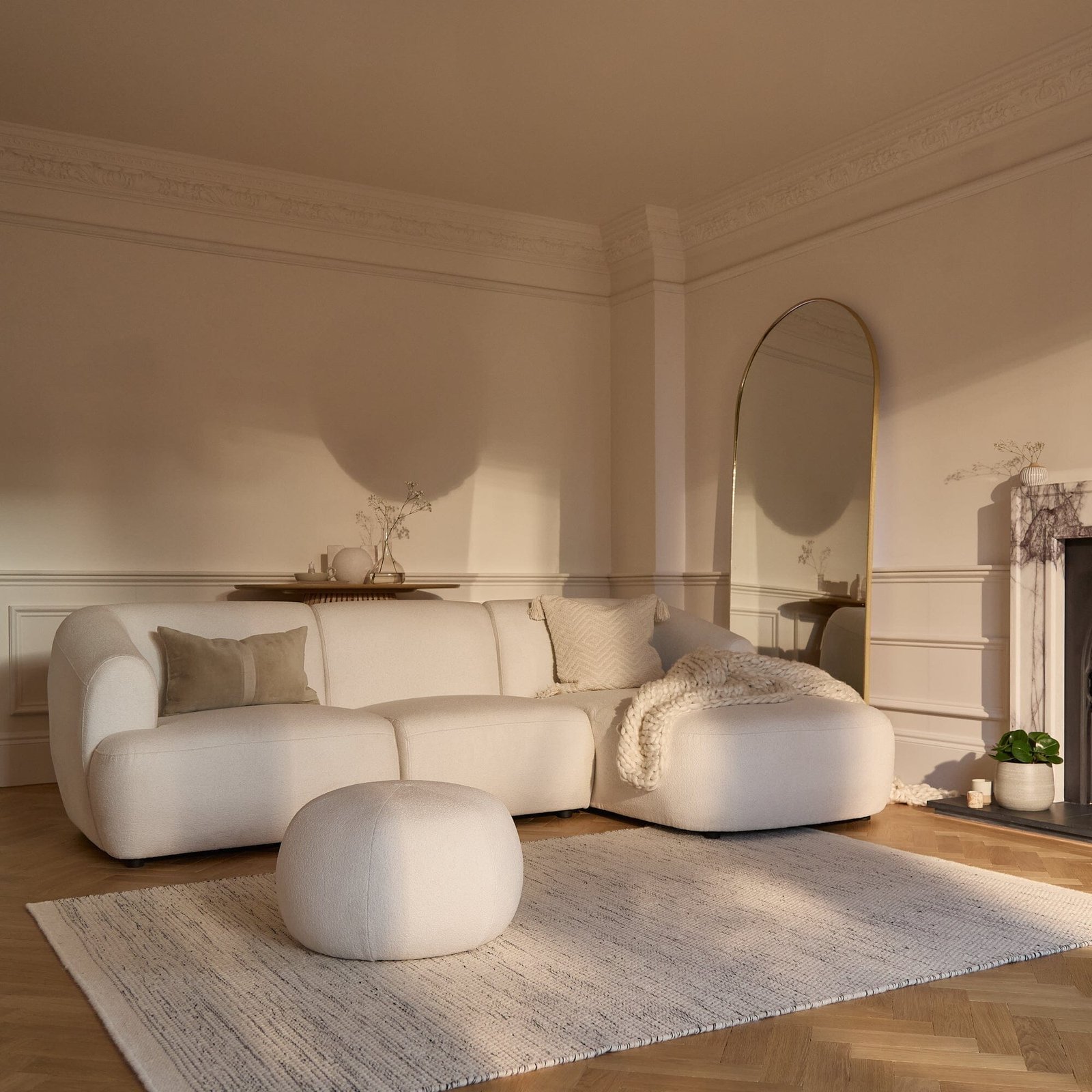 Nathalia Right Chaise Corner Sofa - Chalk White Boucle - Image 9