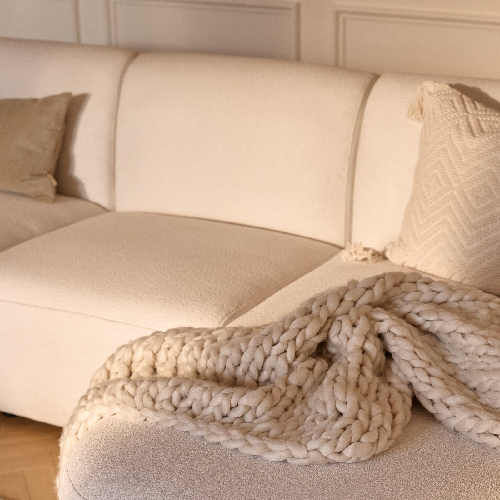 Nathalia Right Chaise Corner Sofa - Chalk White Boucle - Image 12